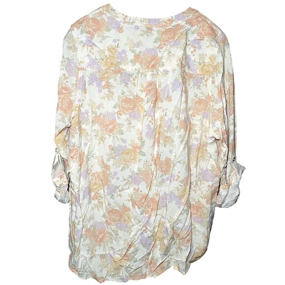 Torrid - Button-Up Blouse Size 2 - Pastel Floral Pattern - Picture 2 of 10